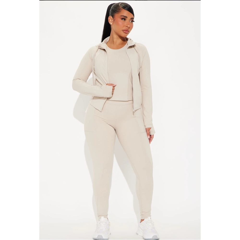 Fashion nova tracksuit